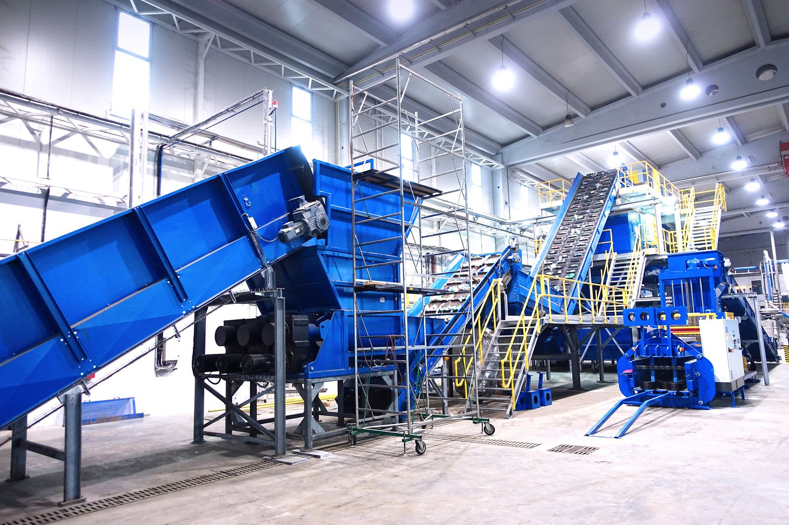 Bale breaker and washing line at Standard UG plant
